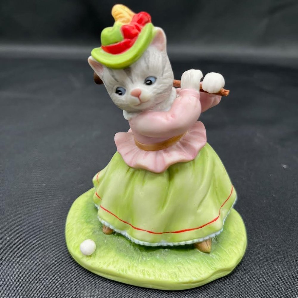 Schmid 1992 Kitty Cucumber Golf Golfer Cat Figurine